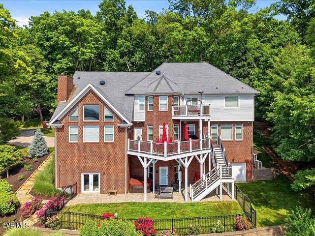 1881 Pointe Drive, Talbott, TN 37877