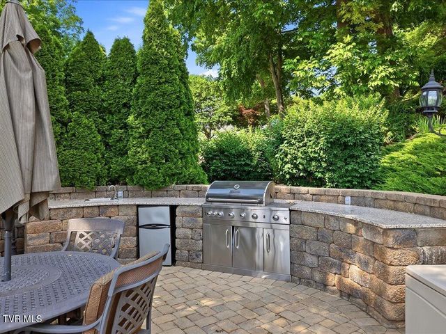 1881 Pointe Drive, Talbott, TN 37877