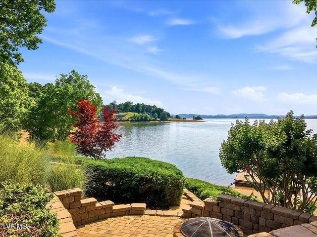 1881 Pointe Drive, Talbott, TN 37877