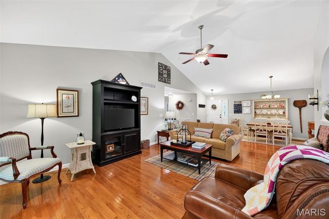 1013 Roosevelt Drive, Wentzville, MO 63385