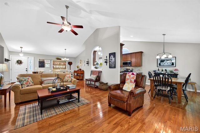 1013 Roosevelt Drive, Wentzville, MO 63385