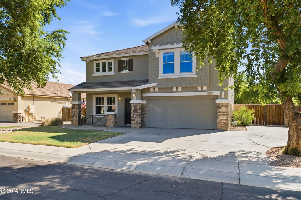 4509 S JOSHUA TREE Lane, Gilbert, AZ 85297 — photo 2