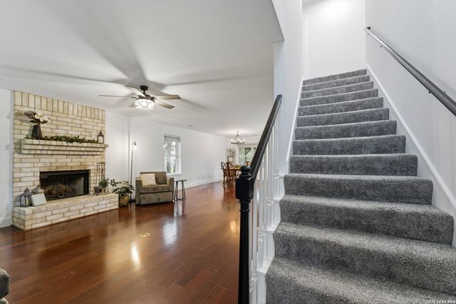 206 S Palo Alto Drive, Floresville, TX 78114