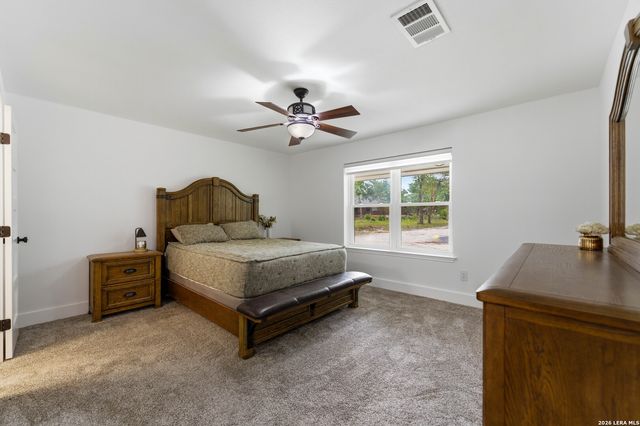 206 S Palo Alto Drive, Floresville, TX 78114