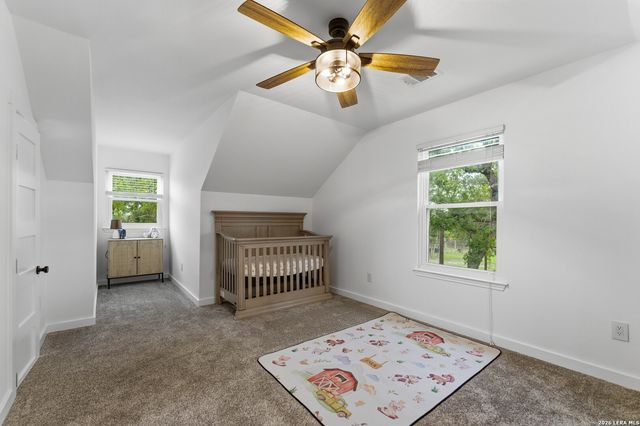 206 S Palo Alto Drive, Floresville, TX 78114