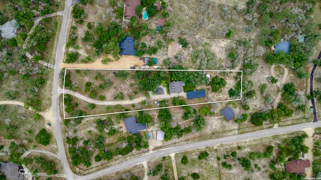 206 S Palo Alto Drive, Floresville, TX 78114