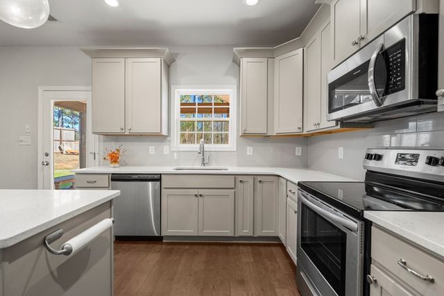 561 Abberly Lane, Ellerslie, GA 31807