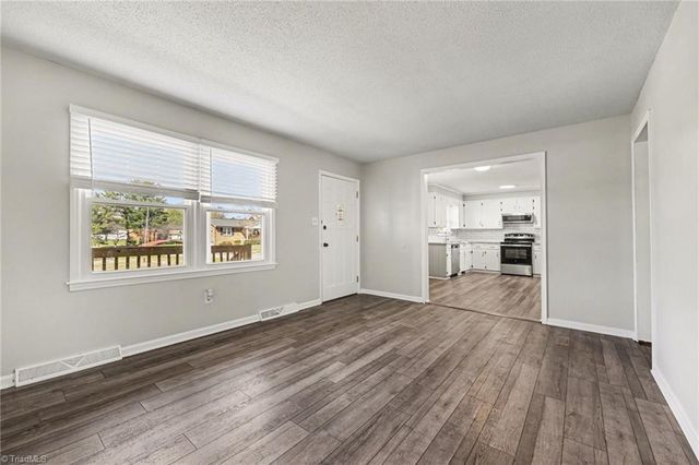 196 Havenwood Drive, Winston-salem, NC 27127