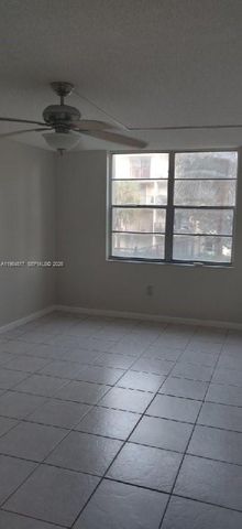 9320 Fontainebleau Blvd 211, Miami, FL 33172