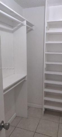 9320 Fontainebleau Blvd 211, Miami, FL 33172