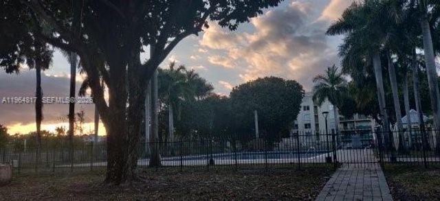 9320 Fontainebleau Blvd 211, Miami, FL 33172