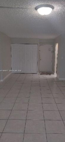 9320 Fontainebleau Blvd 211, Miami, FL 33172