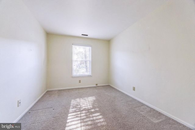 4305-A FENWICK LN, Mount Laurel, NJ 08054