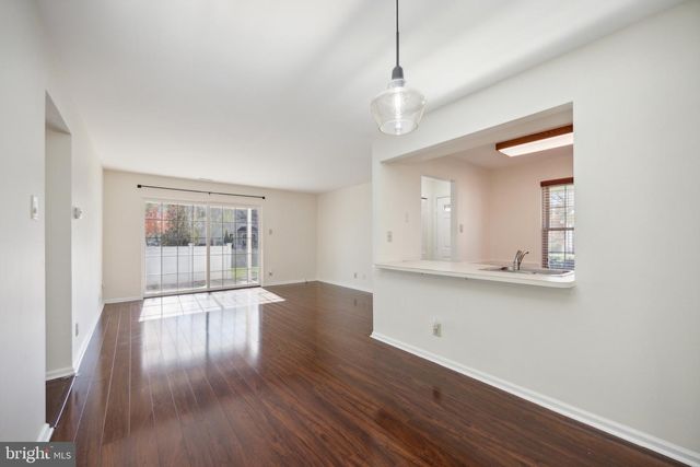 4305-A FENWICK LN, Mount Laurel, NJ 08054