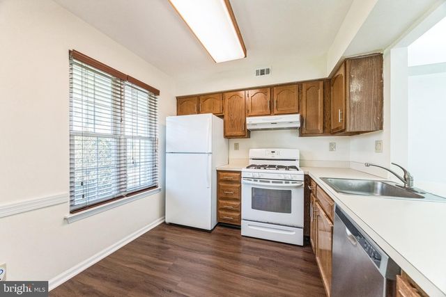 4305-A FENWICK LN, Mount Laurel, NJ 08054