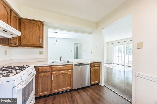 4305-A FENWICK LN, Mount Laurel, NJ 08054