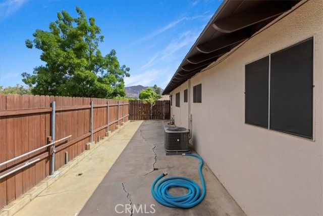 5015 Treehill, Riverside, CA 92507