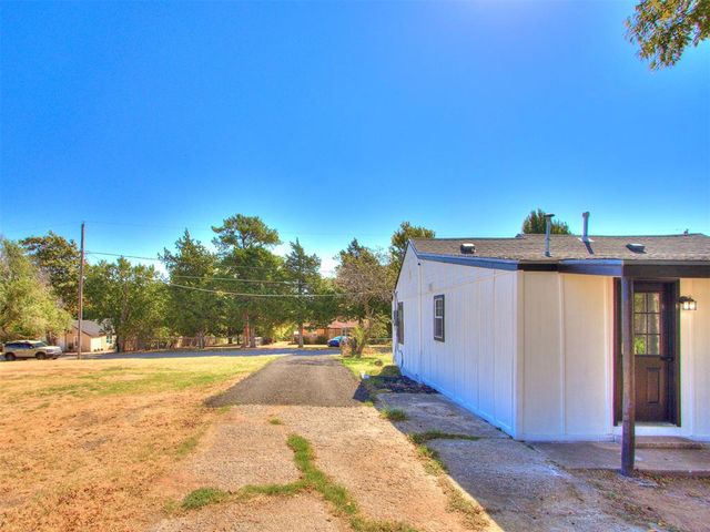 2587 Ridgecrest Drive, Choctaw, OK 73020