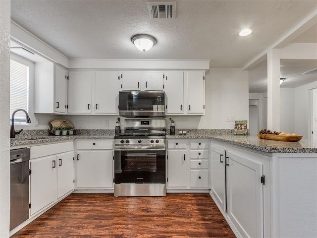 2587 Ridgecrest Drive, Choctaw, OK 73020