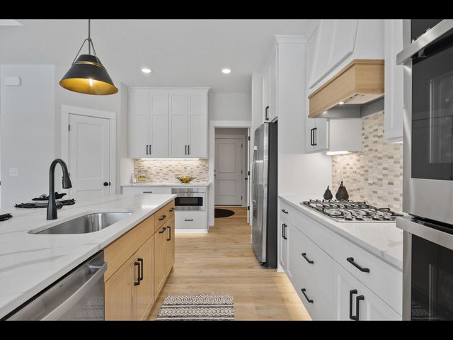 000 Carlson Road S, Cambridge, MN 55008