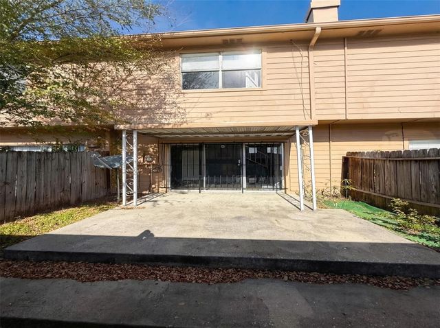 7700 Creekbend Drive 103, Houston, TX 77071