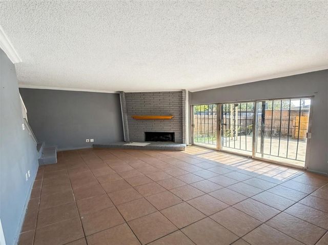 7700 Creekbend Drive 103, Houston, TX 77071