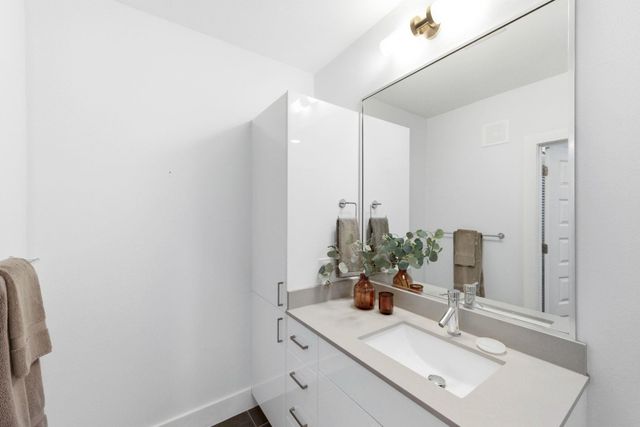 2213 Poquito ST 315, Austin, TX 78722