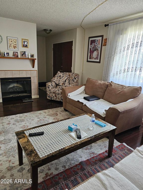 Image 10 of property listing at 4614 N 19 Avenue, Phoenix, AZ 85015