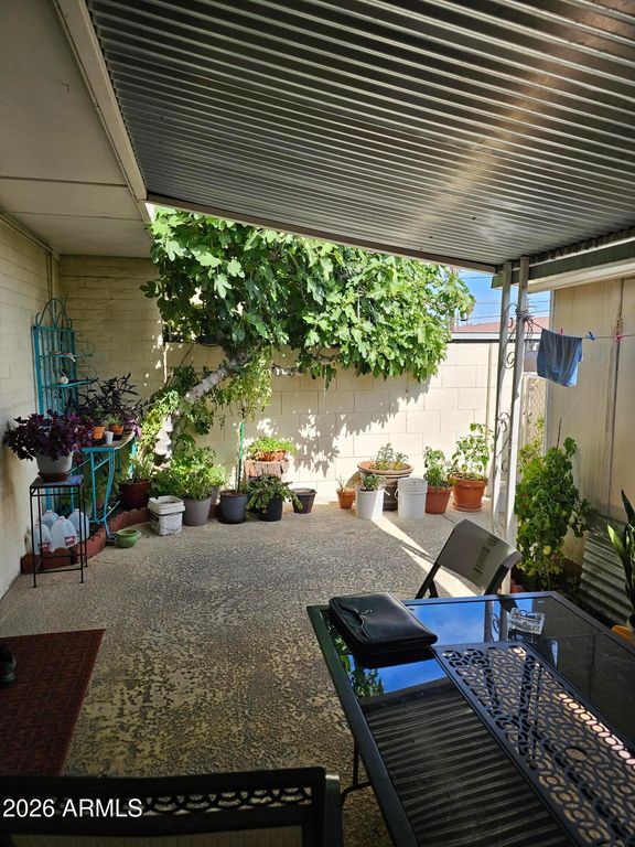 Image 14 of property listing at 4614 N 19 Avenue, Phoenix, AZ 85015