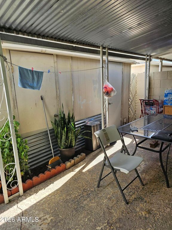 Image 15 of property listing at 4614 N 19 Avenue, Phoenix, AZ 85015