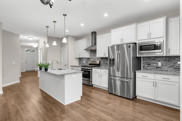 7796 184th Street W, Lakeville, MN 55044