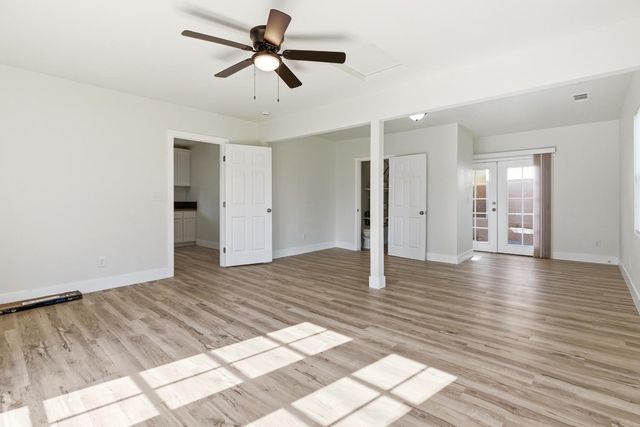 821 Sutter Ave, Modesto, CA 95351