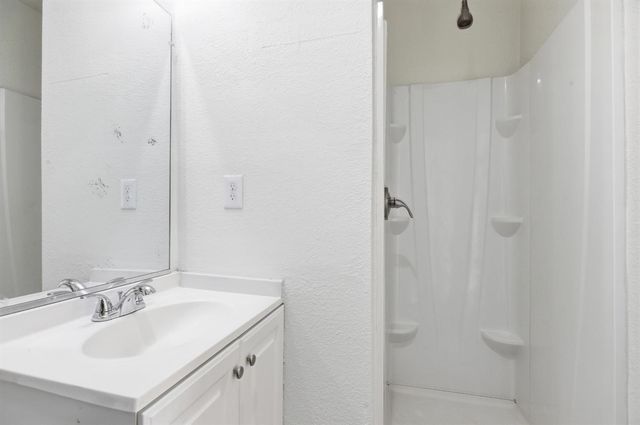 821 Sutter Ave, Modesto, CA 95351