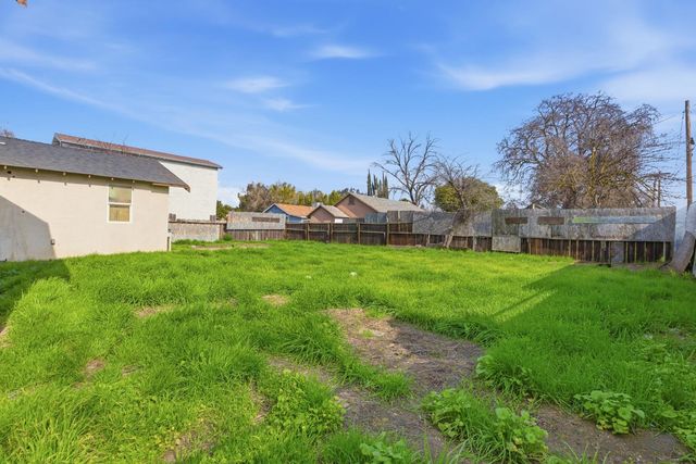 821 Sutter Ave, Modesto, CA 95351