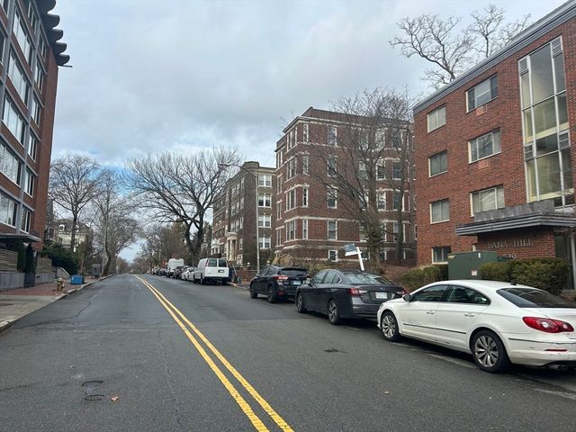 329-1 Harvard Street 1, Cambridge, MA 02139