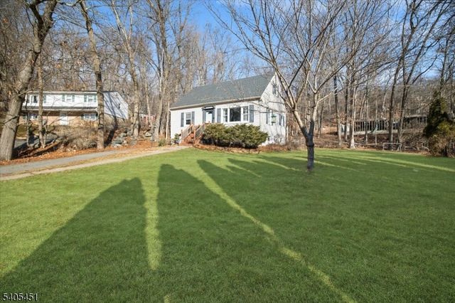16 Wildwood Ter, Ringwood Boro, NJ 07456
