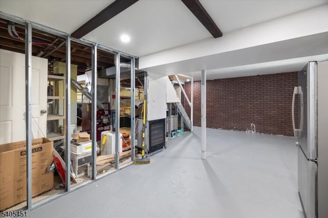 16 Wildwood Ter, Ringwood Boro, NJ 07456