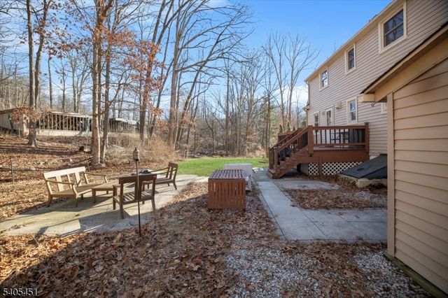 16 Wildwood Ter, Ringwood Boro, NJ 07456