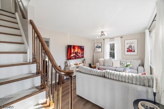 16 Wildwood Ter, Ringwood Boro, NJ 07456