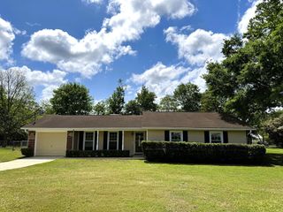 202 Candace St., Dothan, AL 36301