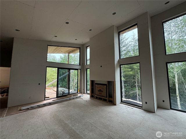 27036 262nd Avenue SE, Ravensdale, WA 98051