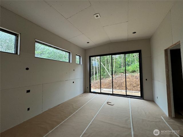27036 262nd Avenue SE, Ravensdale, WA 98051