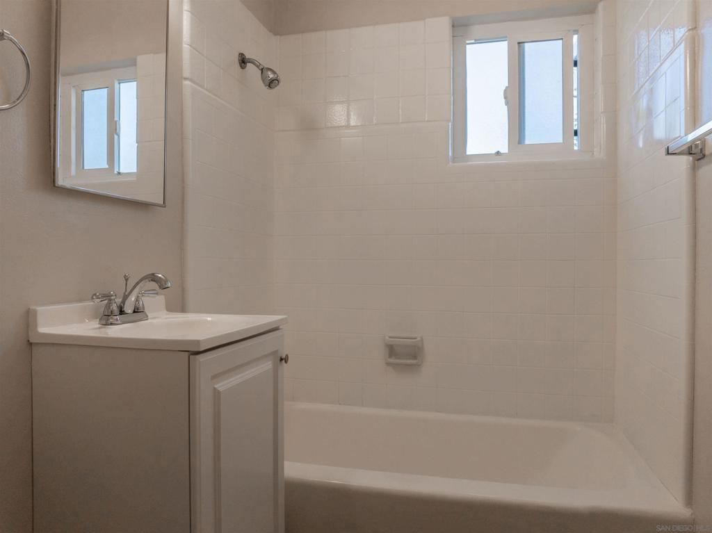 Image 7 of property listing at 4869 Pine Street, La Mesa, CA 91942