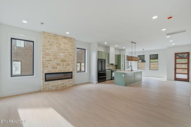 7814 S Northshore Drive, Knoxville, TN 37919