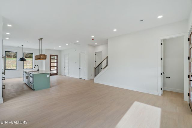 7814 S Northshore Drive, Knoxville, TN 37919