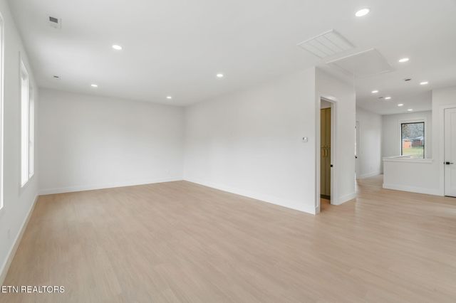 7814 S Northshore Drive, Knoxville, TN 37919