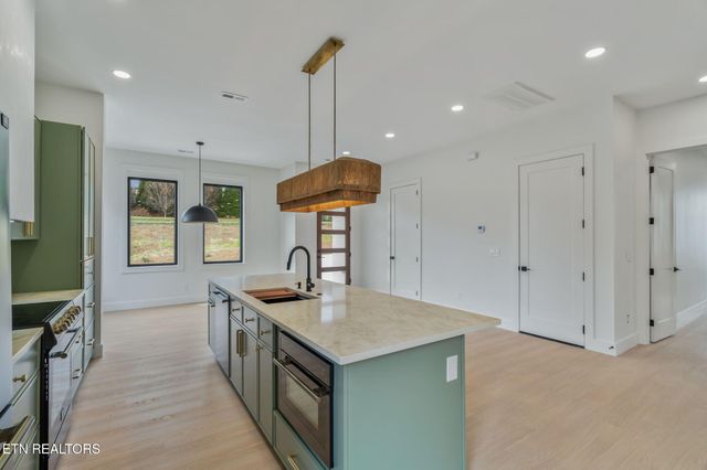 7814 S Northshore Drive, Knoxville, TN 37919