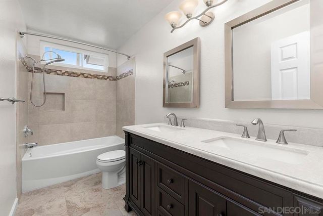 4041 Tynebourne Cir, San Diego, CA 92130