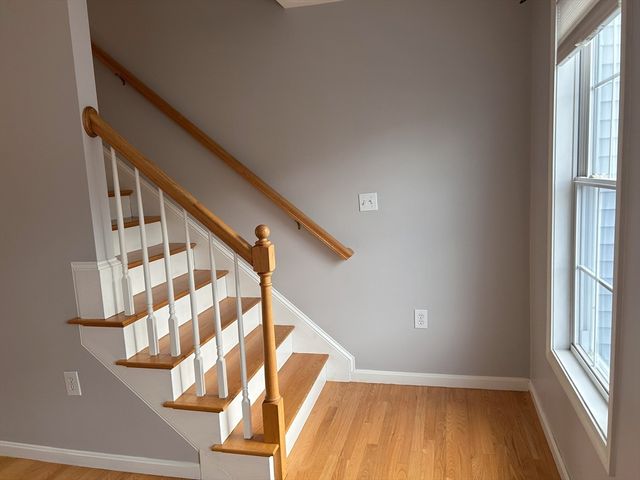 933 Varnum Ave 3, Lowell, MA 01854