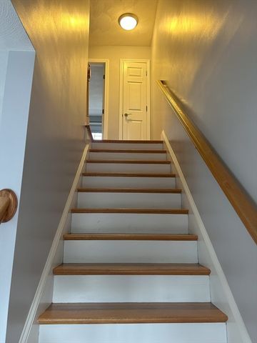 933 Varnum Ave 3, Lowell, MA 01854